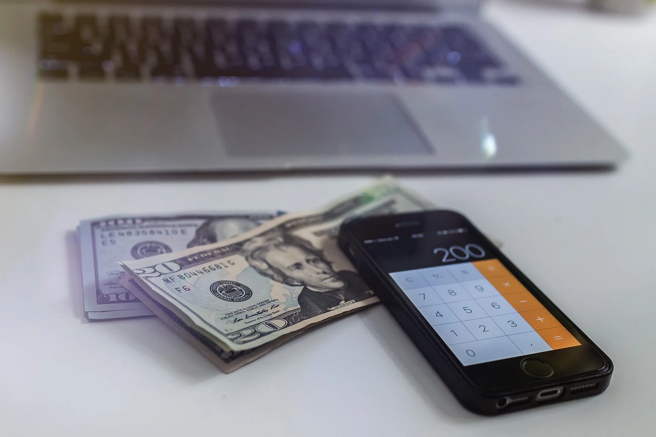 Jak przelać pieniądze na PayPal? Instrukcja doładowania konta 